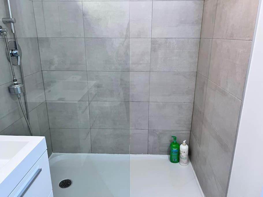 Apartment 1 Min To Metro, New Condo, Lovely Cozy Studio